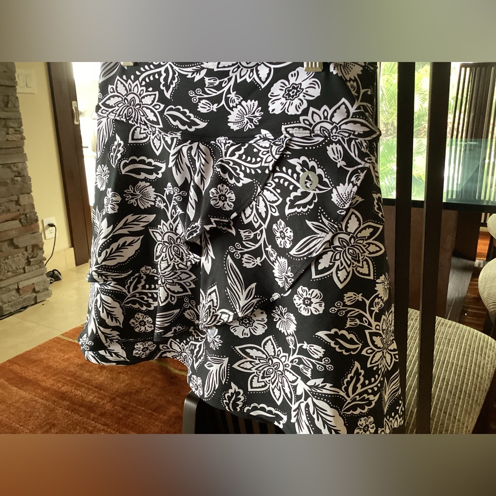 Dona Jo skort size 1 (XS)